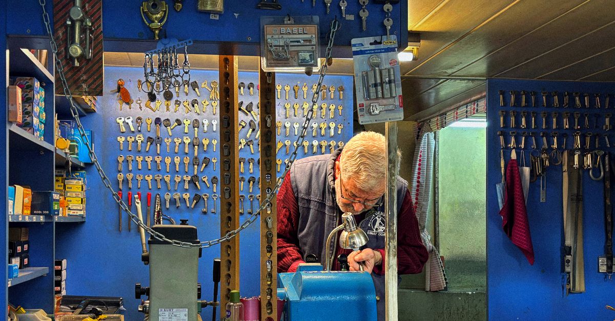 locksmith service technician — Maplewood Locksmith
